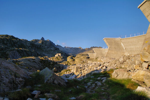 Le barrage et le Refuge de Migoulou