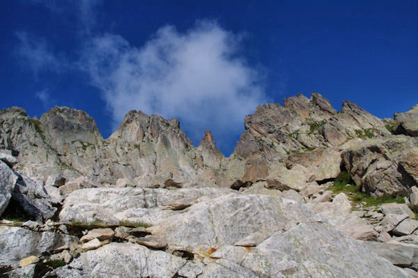 Jolie crte entre le Pic de Batboucou et le Col d_Artouste