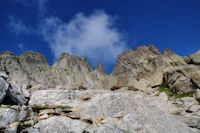 Jolie crte entre le Pic de Batboucou et le Col d_Artouste