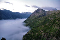 La vallee du Gave d'Arrens, plus haut, le Pic de Cambales, les Piques de l'Arriougrand et le Balaitous