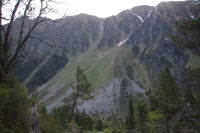 Le Mont Maou et le chemin menant au Port de la Peyre St Martin