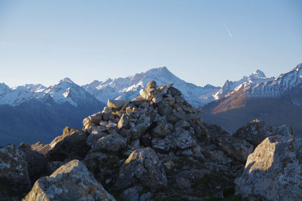 Le cairn sommital du Pic de Bazs point sur le Balatous