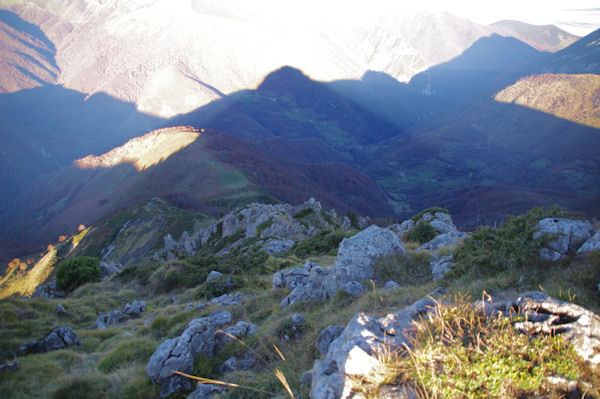 Le spectre du Pic de Bazs dans la valle de Ferrires