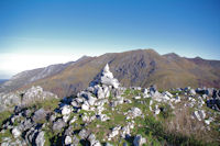 Le Pic de Navaillo et son cairn pointant sur le Soum d_Arrouy