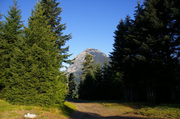 Le pic de Bazs depuis le col de la Serre