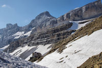 La Tour et le Casque du Marbor et le refuge des Sarradets