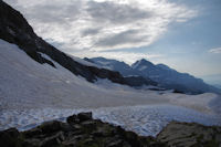 Au fond, le Mont Perdu et le Cylindre du Marbor