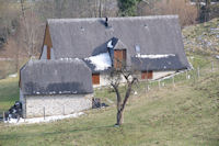 Une grange a la sortie d'Arrens en montant vers le Lac du Tech