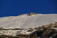 Les pentes enneigees du Grand Gabizos