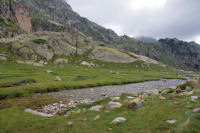 Le ruisseau descendant des Lacs de Cambales