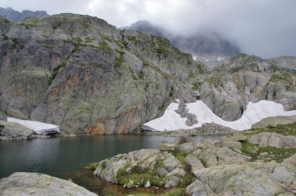 Un laquet au dessus du grand Lac de Cambals