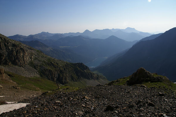 Le lac d'Oredon au centre