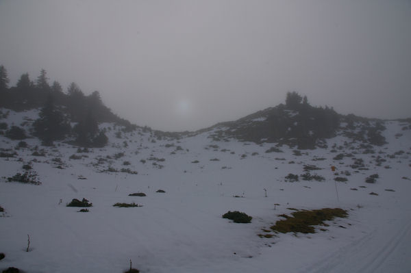 Sale temps en montant au Cap Nests, mais le soleil n'est pas loin!