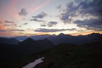 Au premier plan, Le Pic de Tentes et le Pic de la Pahule, derriere, le Pimene, au fond le massif du Neouvielle