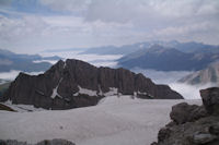 Le Pic des Sarradets et la vallee du Gave de Gavarnie sous les nuages