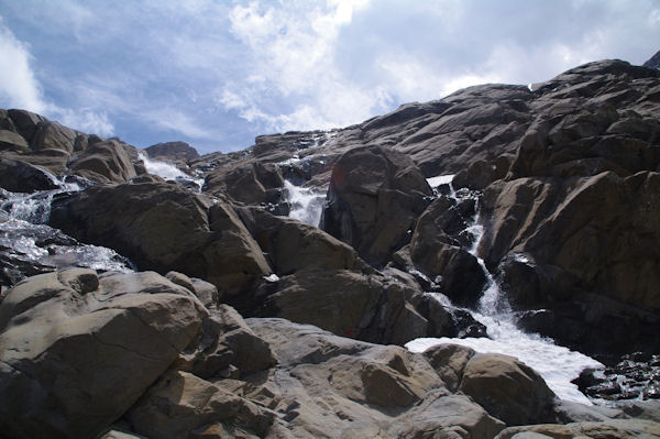 La cascade du glacier du Taillon