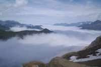 La vallee de Gavarnie sous les nuages, le Pic de la Pahule qui domine