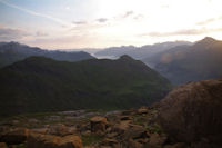 La vallee du gave de Gavarnie sous la mer de nuages