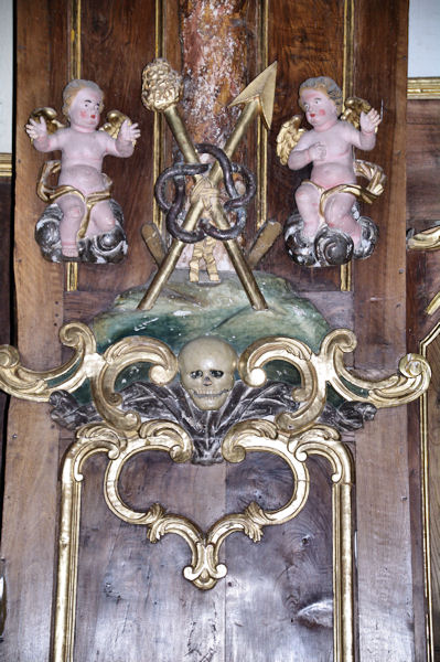 Dans la Chapelle de Pouey Laun