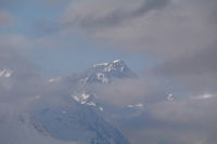 Le fier Balaitous emmerge des nuages depuis le Soc