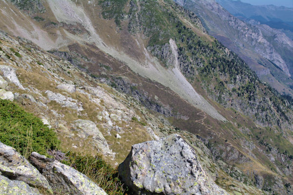 Le chemin normal menant au refuge de Migoulou