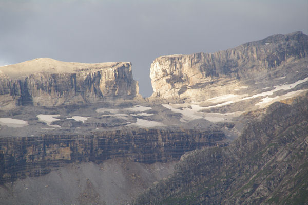 La Brche de Roland au petit matin depuis le refuge des Espuguettes