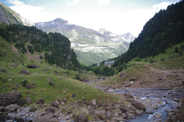 La valle de Gavarnie depuis l_intrieur du Cirque