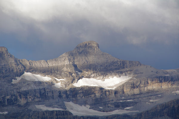 La Tour du Marbor au petit matin depuis le refuge des Espuguettes