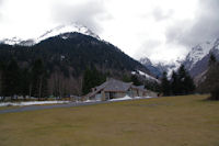 Le restaurant pres du Lac d'Estaing