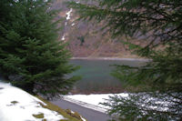 Le Lac d_Estaing depuis le bois d_Estagnet