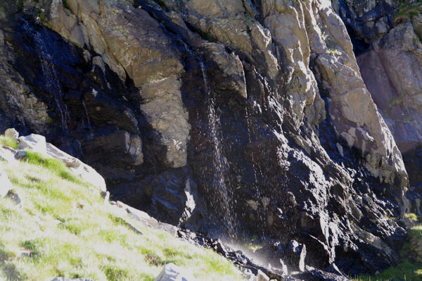 Petite cascade sur la crte Est du Cylindre d_Estaragne