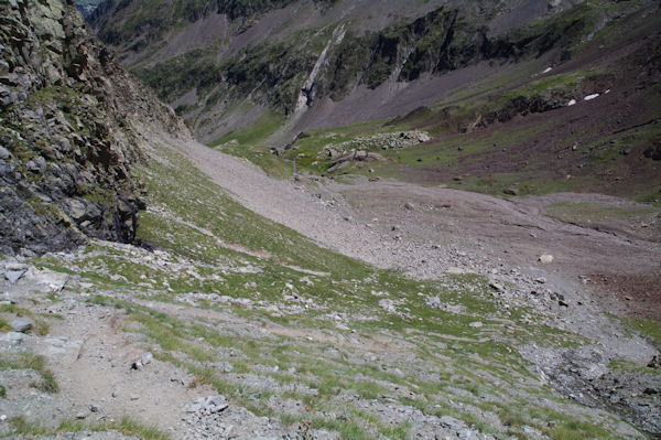 En descendant dans le vallon d_Estaragne