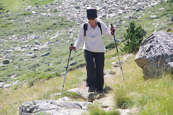 Marie Franoise redescendant du Pic d_Estaragne