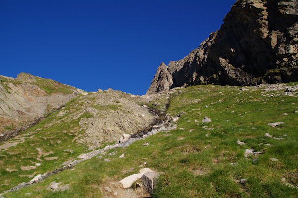 Le verrou  franchir pour accder au pied du col d_Estaragne