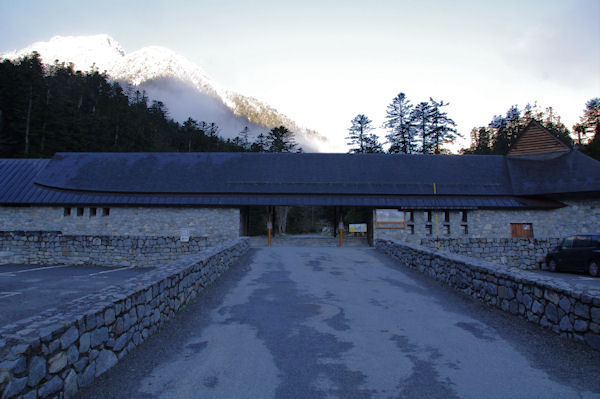 Le parking du Pont d_Espagne