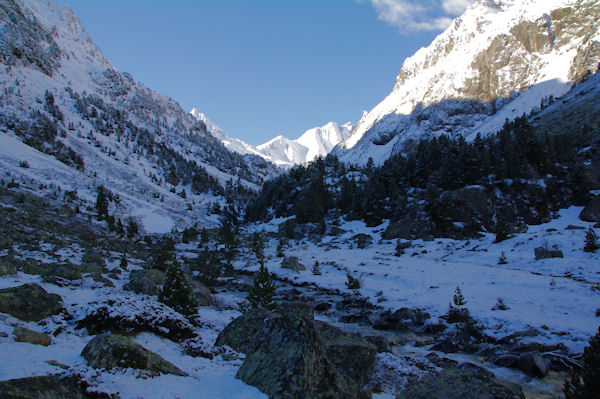 La valle de Gaube au dessus de la Cabane du Pinet