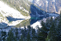 Le Lac de Gaube commence a s'eclairer