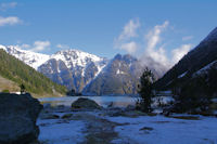 Le Lac du Gaube, au fond, le Soum de Porcabarra et le Tuc d'Auribareille