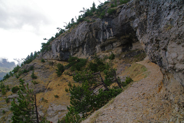 Le chemin remontant vers la Hount Blanque