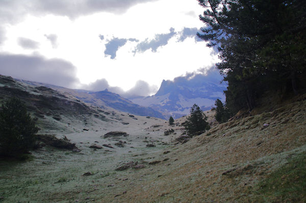 Le Plateau de Pailla, on devine en haut le refuge des Espuguettes