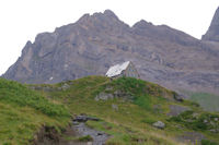 Le Refuge des Espuguettes en fond, le Pic Rouge de Pailla