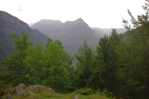 Le Soum des Canaus au dessus de Gavarnie depuis le Bois de Pailla