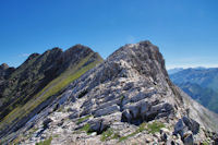 La belle arete calcaire menant au Grand Gabizos