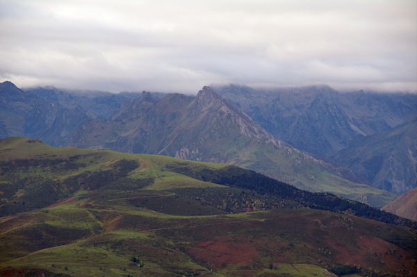 Le Pic du Midi d_Arrens, le Pic de Mousqus et le Pic Saret depuis le Hautacam