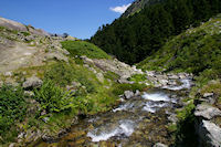 Le Gave d'Arrens au dversoir du lac de Suyen