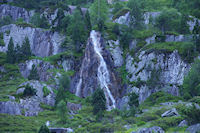 La cascade du Larribet dans le bois de Lurtet
