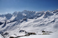 Les Astazous, le Pic de Marbor et les Pics de la Cascades, devant, le Pic de la Pahule