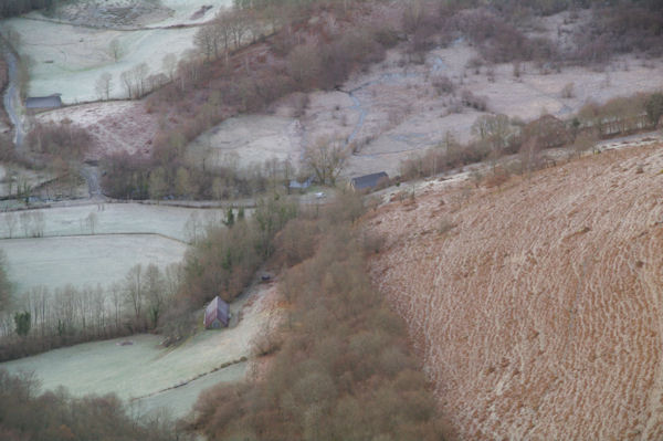 Des granges au Sarrat dans la valle du Bergons