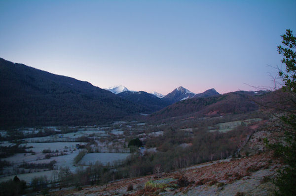 La valle du Bergons dans la gele matinale