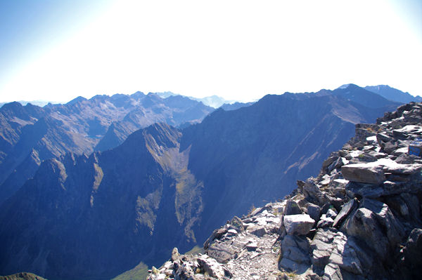 Le vallon des Gourgs Blancs depuis le Pic de Lustou